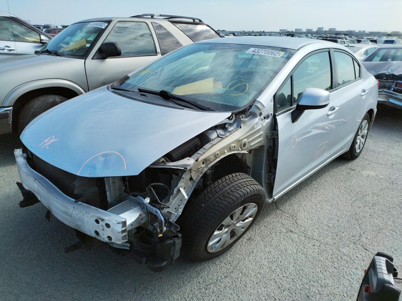 Photo 2 from auction – 2012 HONDA CIVIC LX with VIN 2HGFB2F52CH591677