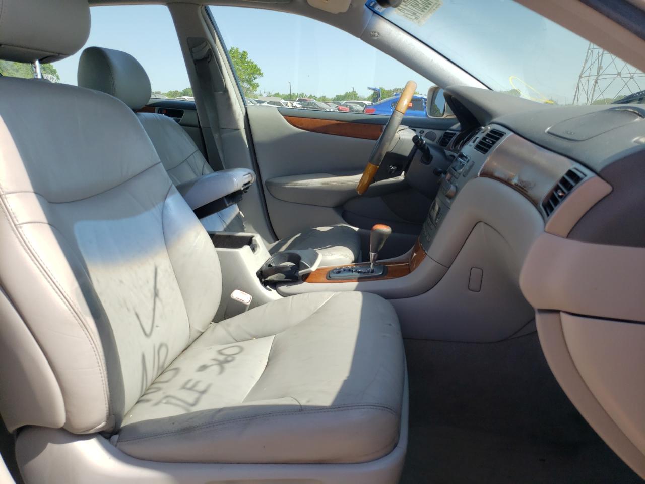 Photo 5 from auction – 2005 LEXUS ES 330 with VIN JTHBA30G855056989