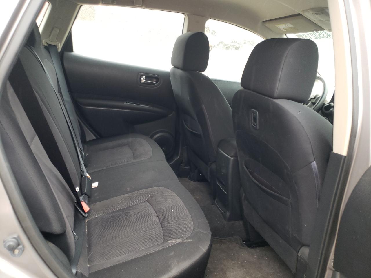 Photo 6 from auction – 2011 NISSAN ROGUE S with VIN JN8AS5MV0BW304824