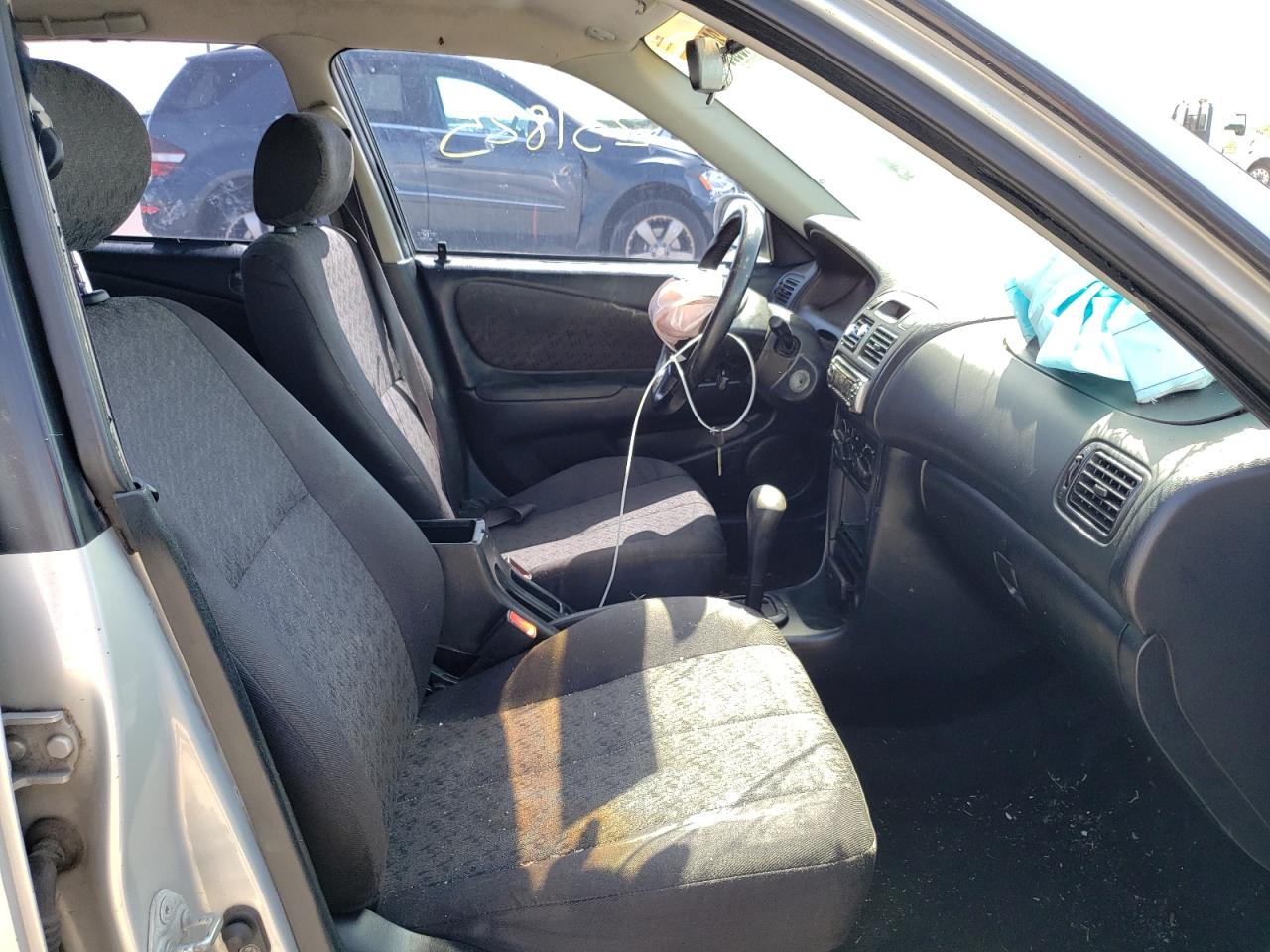 Photo 15 from auction – 2002 TOYOTA COROLLA CE with VIN 1NXBR12E72Z622518