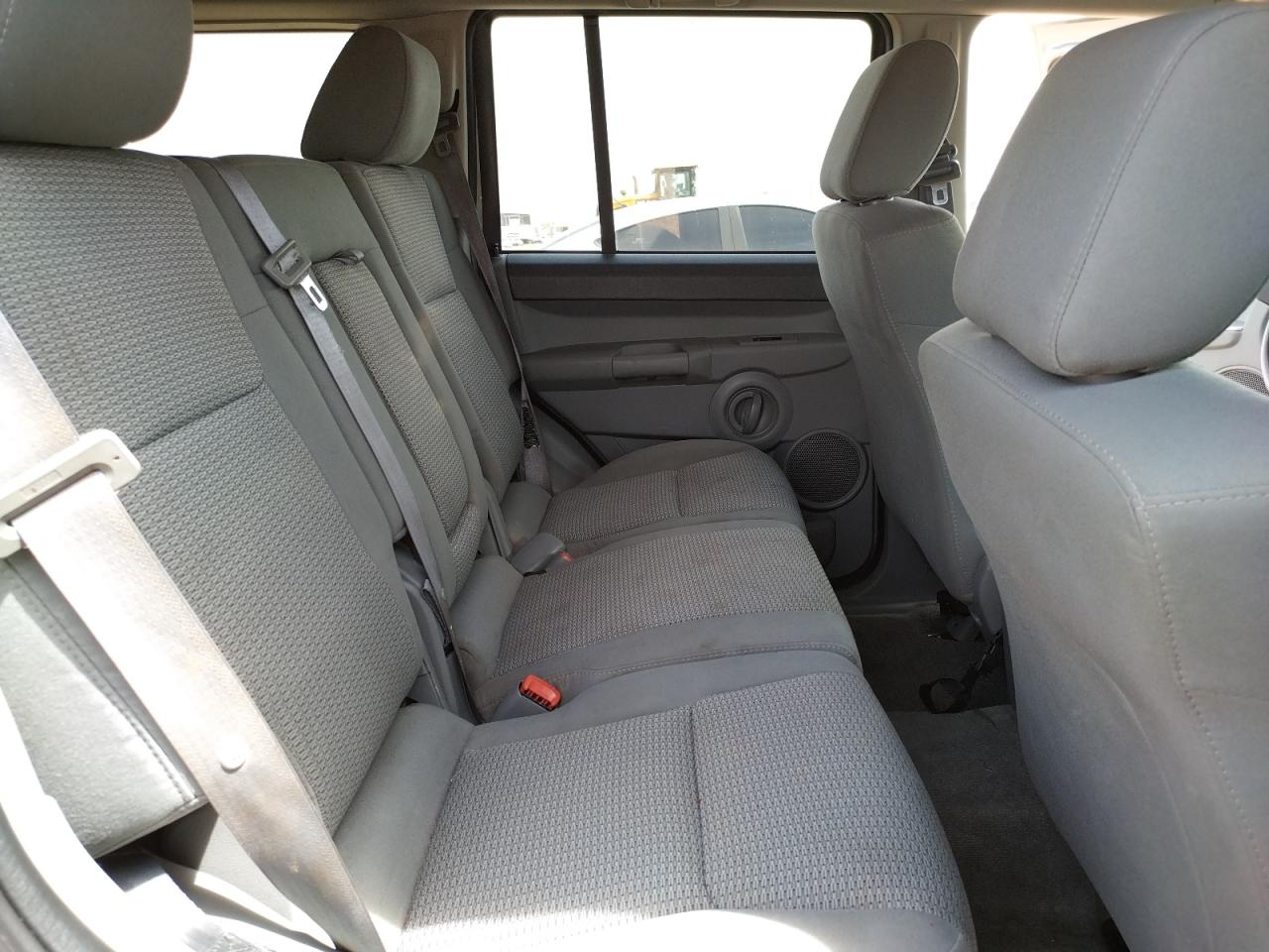 Photo 6 from auction – 2007 JEEP COMMANDER with VIN 1J8HH48KX7C612944