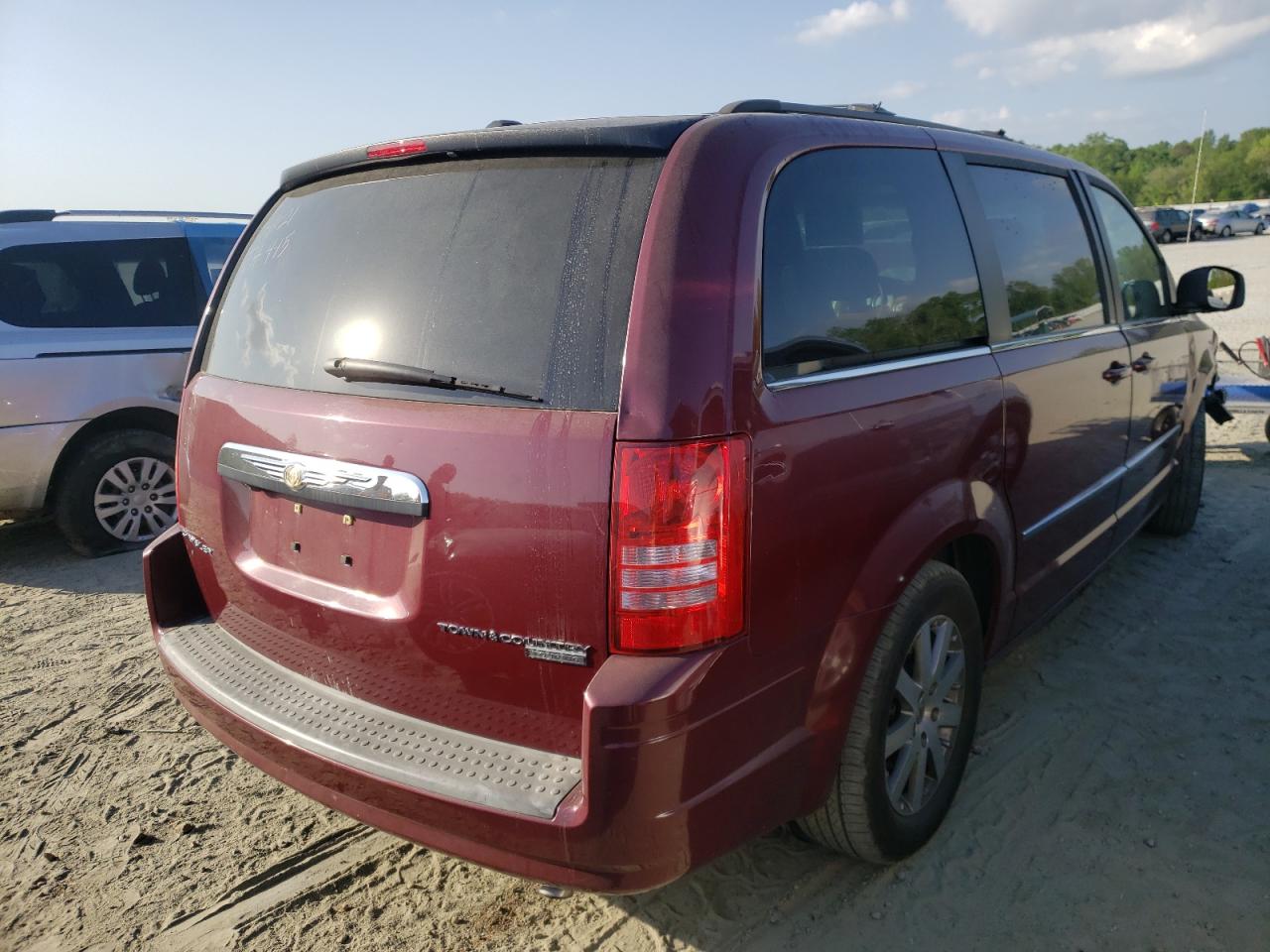 Photo 4 from auction – 2009 CHRYSLER TOWN & COU with VIN 2A8HR54129R652669