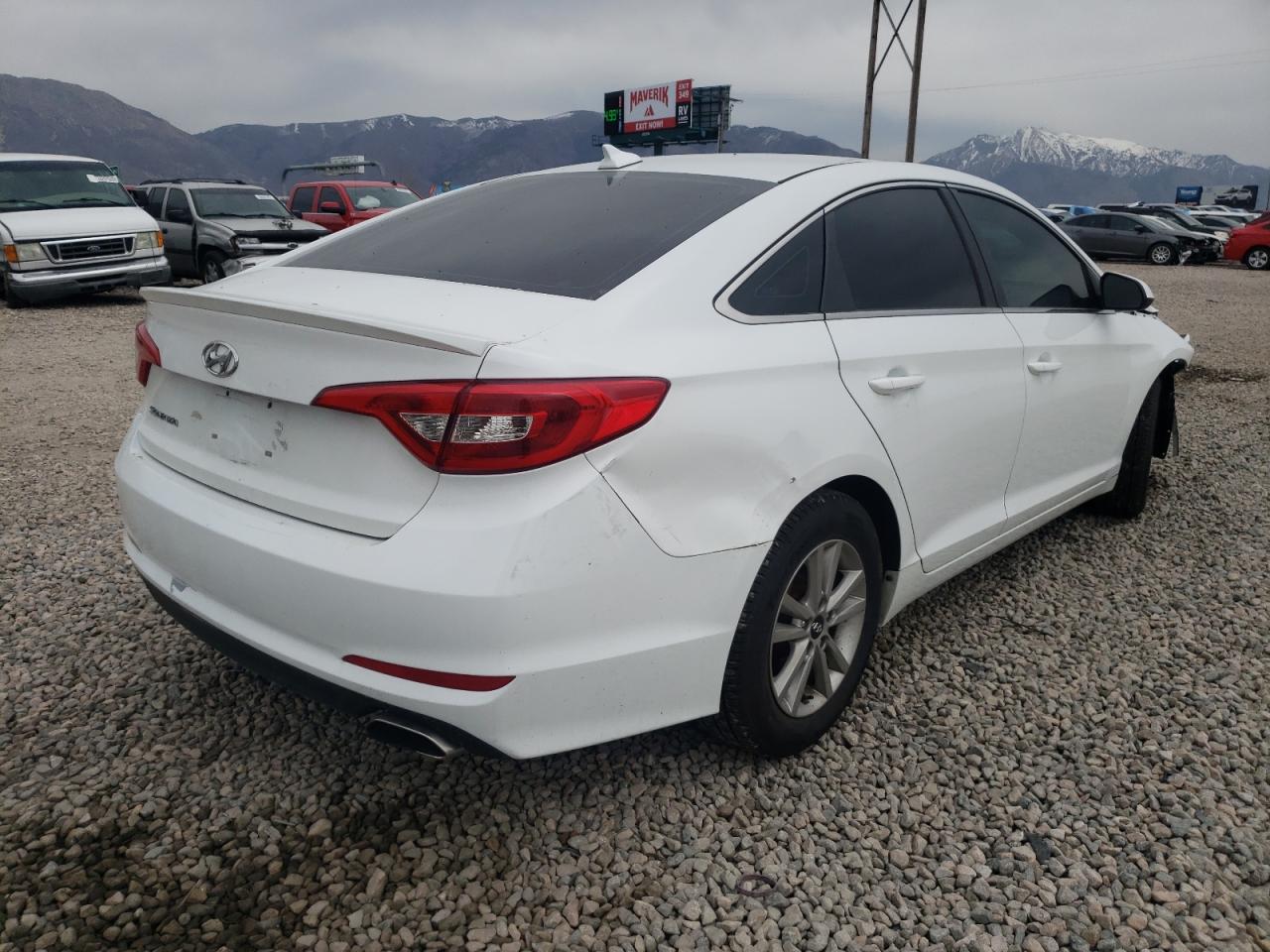 Photo 4 from auction – 2015 HYUNDAI SONATA SE with VIN 5NPE24AF5FH222085