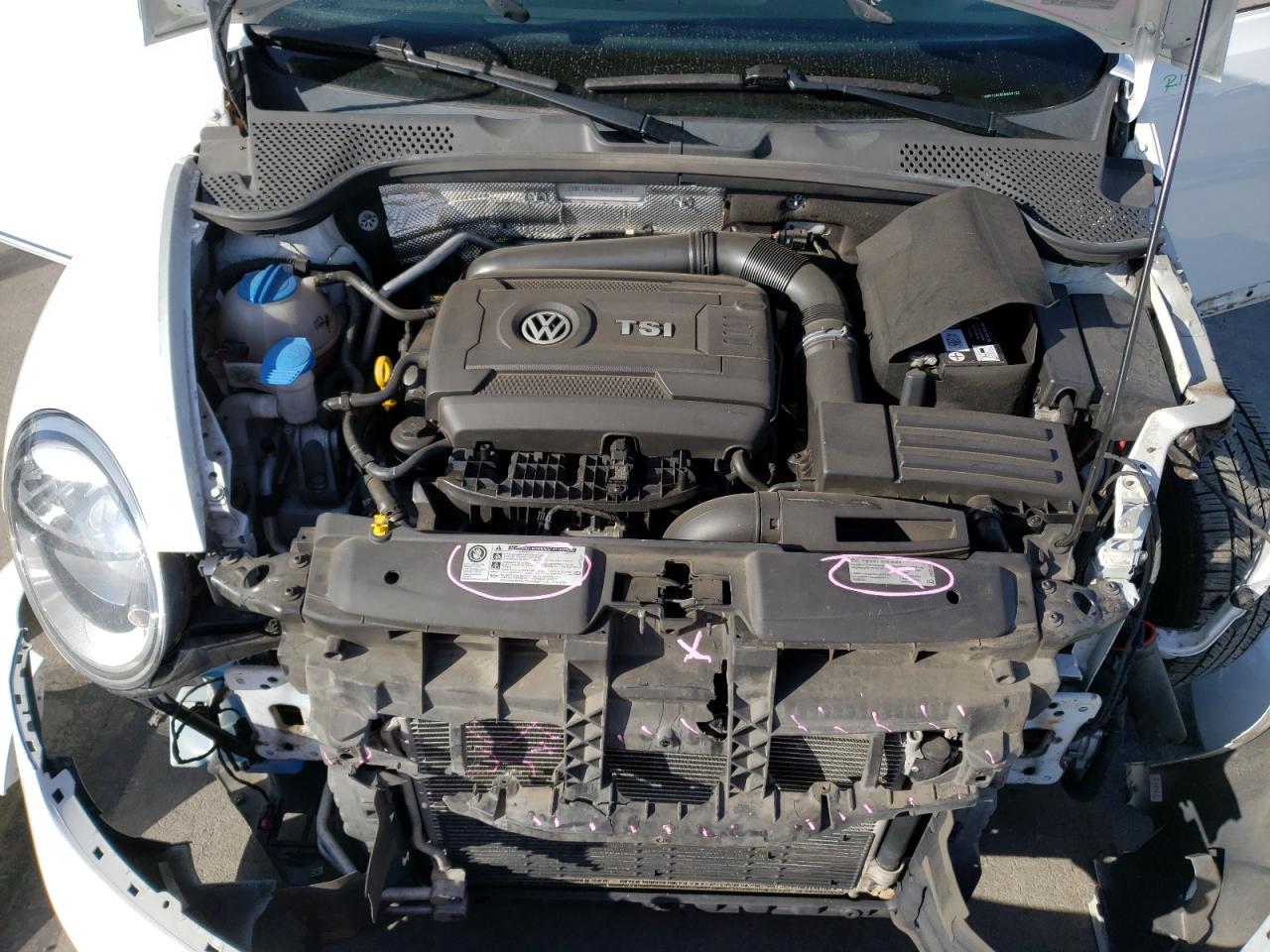 Photo 7 from auction – 2015 VOLKSWAGEN BEETLE with VIN 3VWF17AT8FM653123