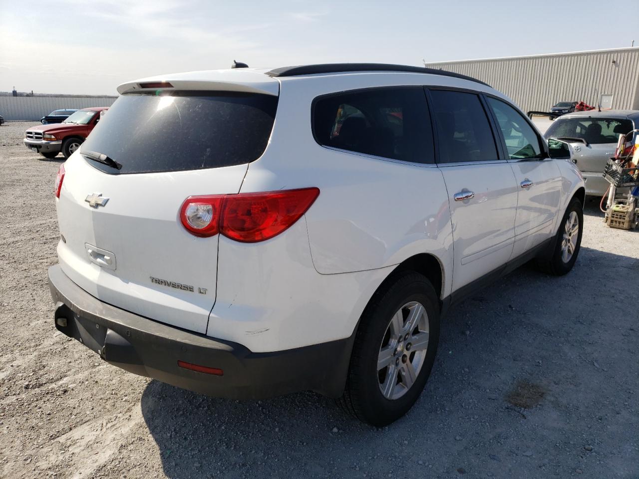 Photo 4 from auction – 2010 CHEVROLET TRAVERSE L with VIN 1GNLRFED3AS142423