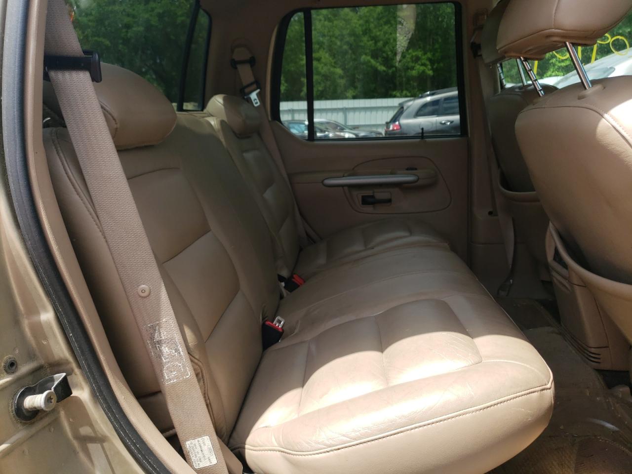 Photo 6 from auction – 2002 FORD EXPLORER S with VIN 1FMZU77E52UB71534