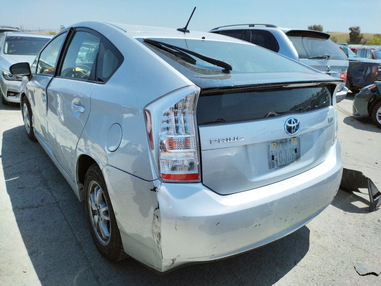 Photo 3 from auction – 2011 TOYOTA PRIUS with VIN JTDKN3DU6B5302990