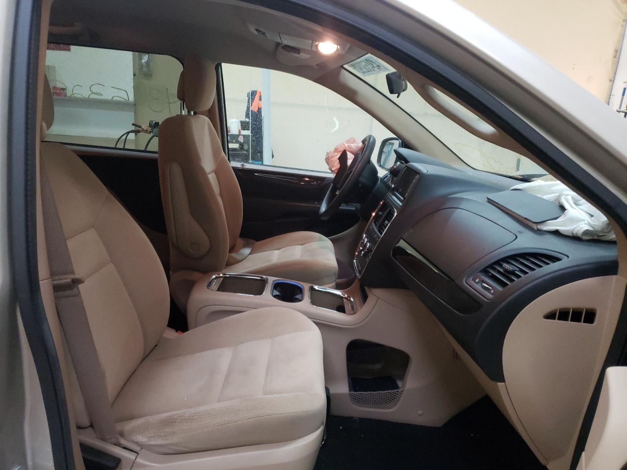 Photo 5 from auction – 2016 DODGE GRAND CARA with VIN 2C4RDGCG3GR262530
