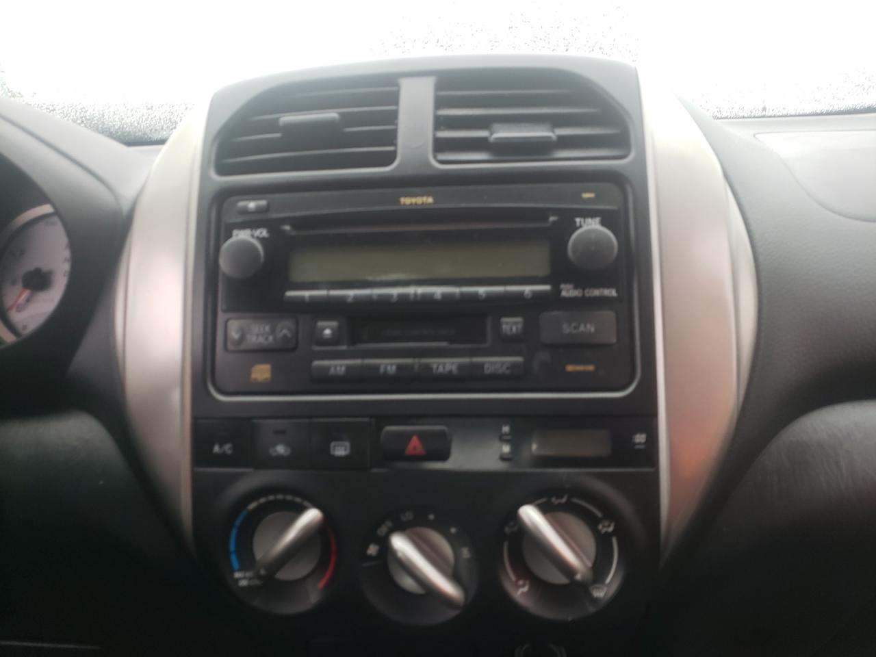 Photo 9 from auction – 2005 TOYOTA RAV4 with VIN JTEHD20V956043640