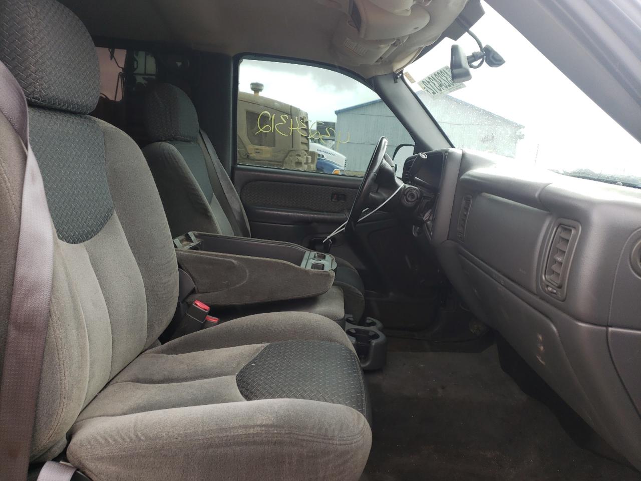 Photo 5 from auction – 2004 CHEVROLET AVALANCHE with VIN 3GNEK12TX4G160716