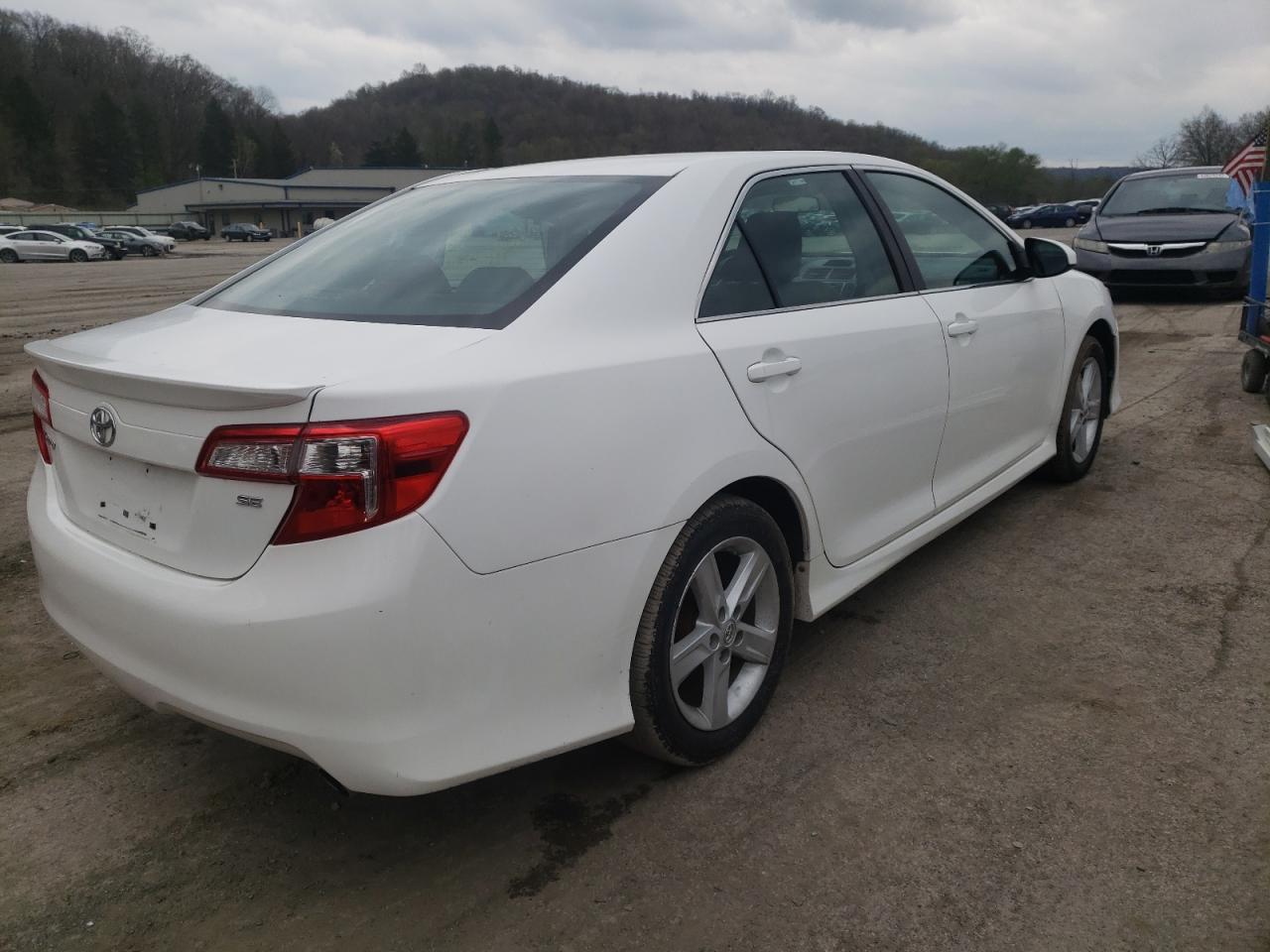 Photo 4 from auction – 2013 TOYOTA CAMRY L with VIN 4T1BF1FK2DU684310