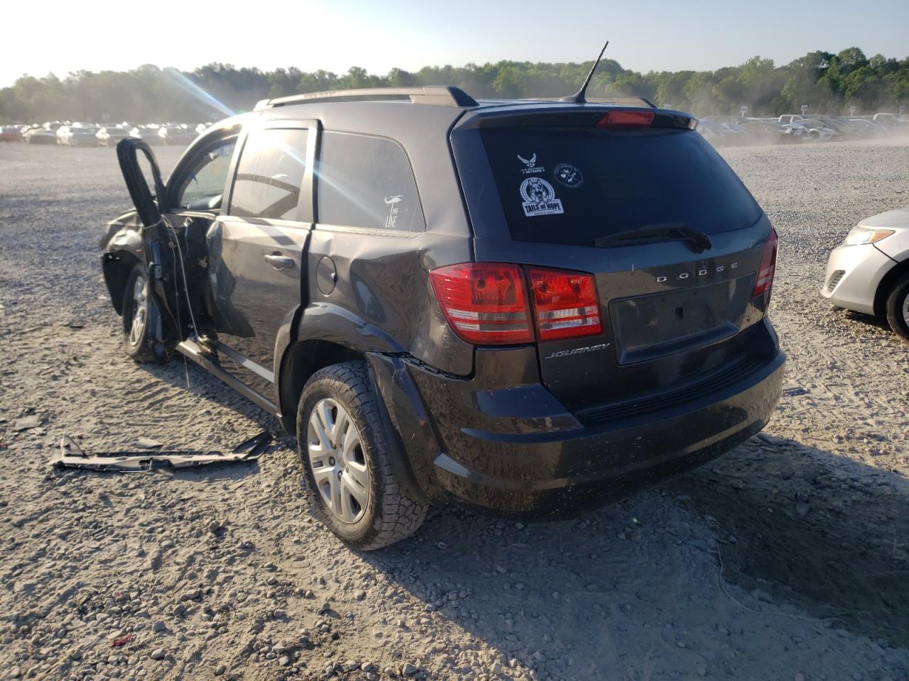 Photo 3 from auction – 2017 DODGE JOURNEY SE with VIN 3C4PDCAB0HT560815