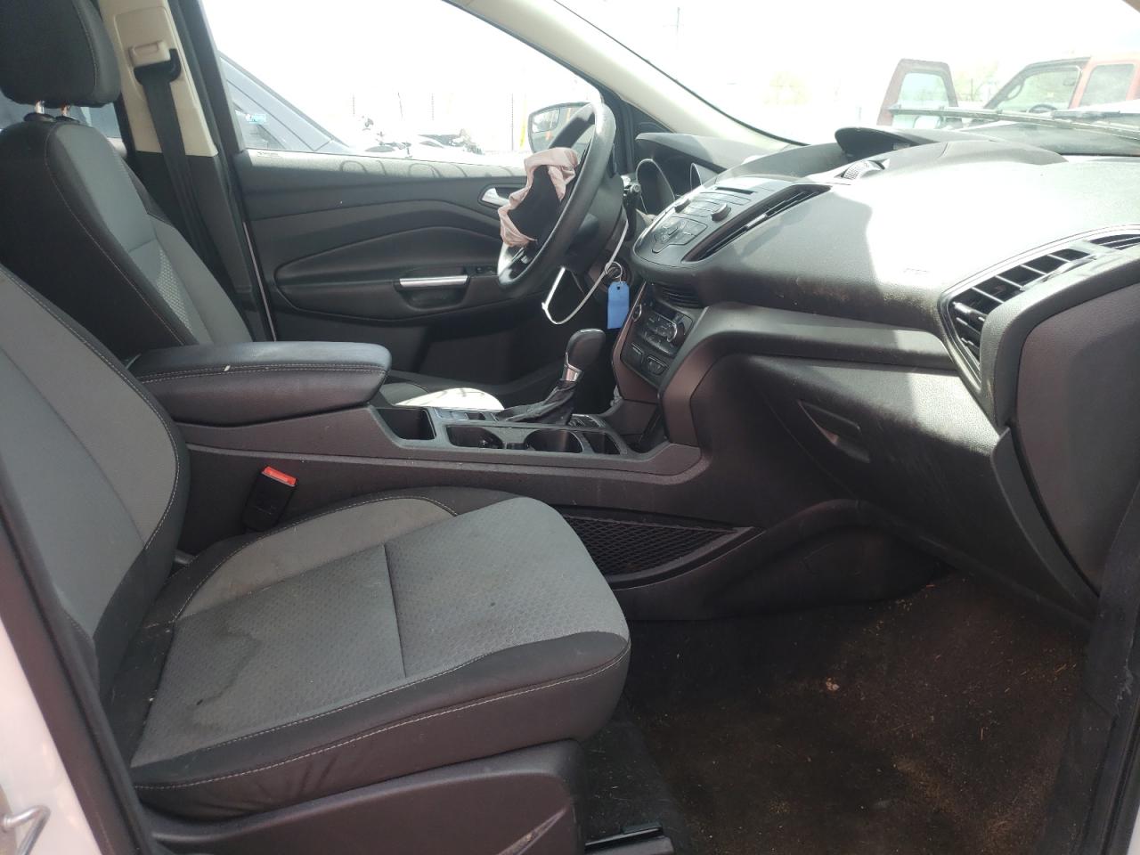 Photo 5 from auction – 2017 FORD ESCAPE SE with VIN 1FMCU9GD5HUE39323