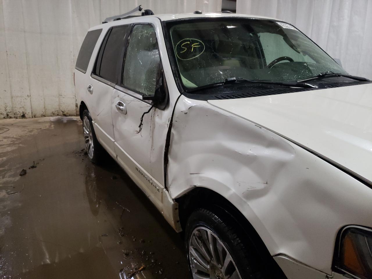 Photo 9 from auction – 2016 LINCOLN NAVIGATOR with VIN 5LMJJ2LT2GEL04665