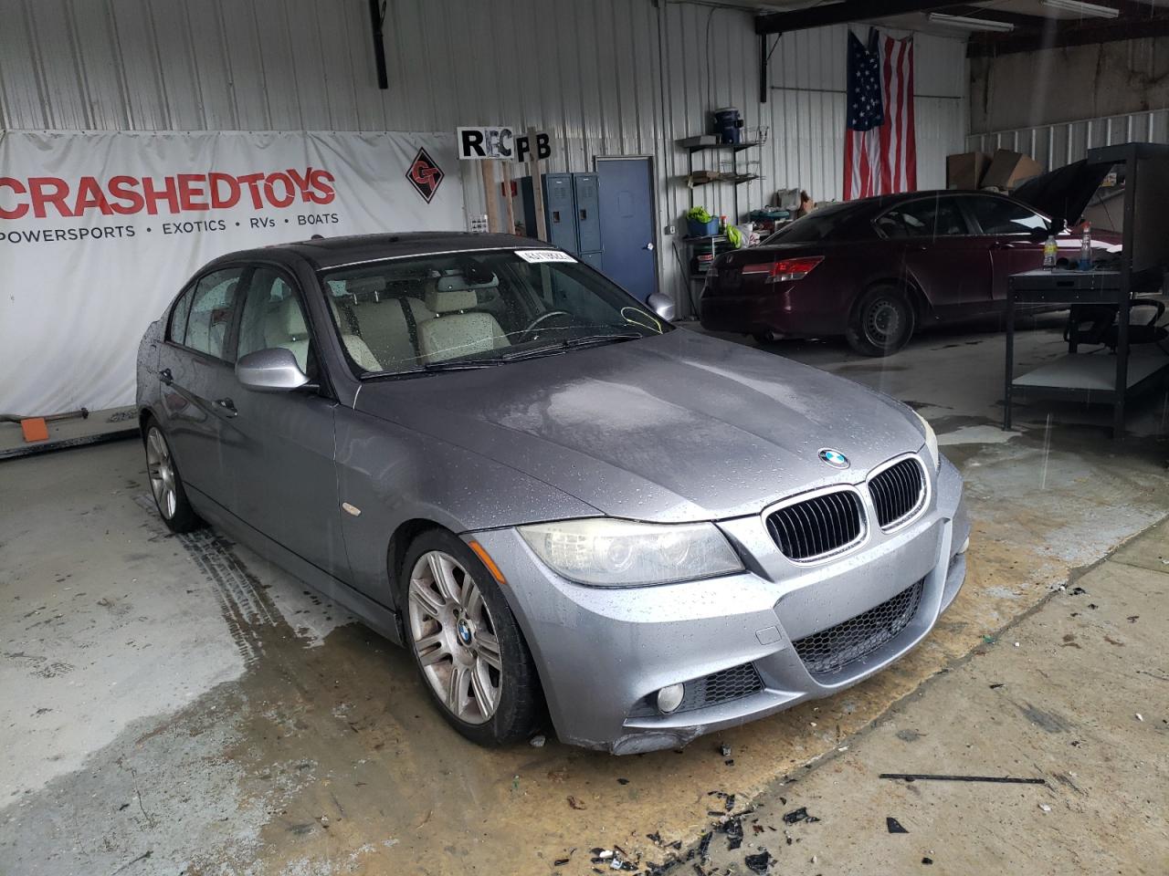 Photo 9 from auction – 2010 BMW 328 I with VIN WBAPH7G53ANM52513