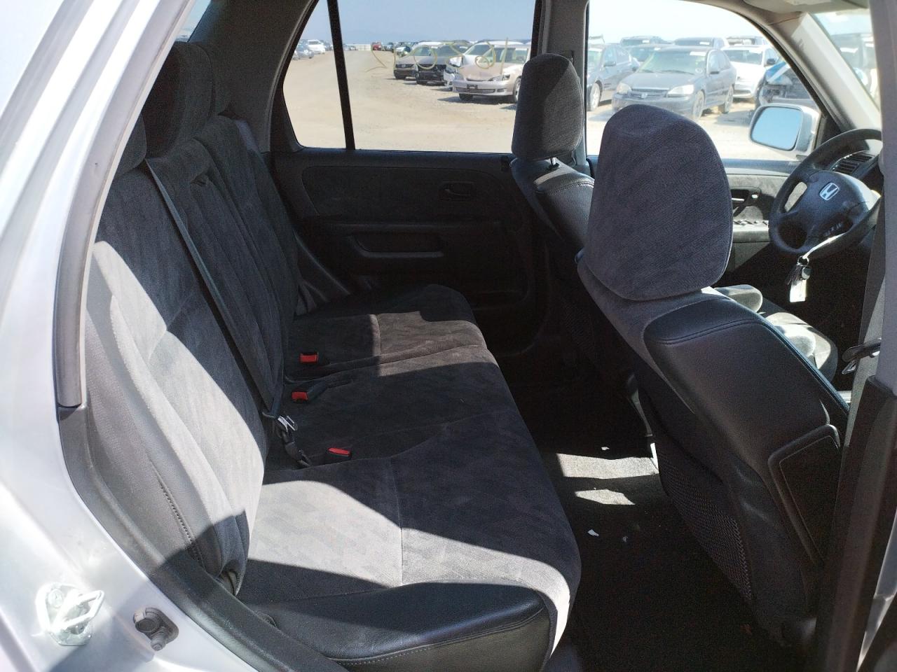 Photo 6 from auction – 2002 HONDA CR-V EX with VIN JHLRD78812C092206