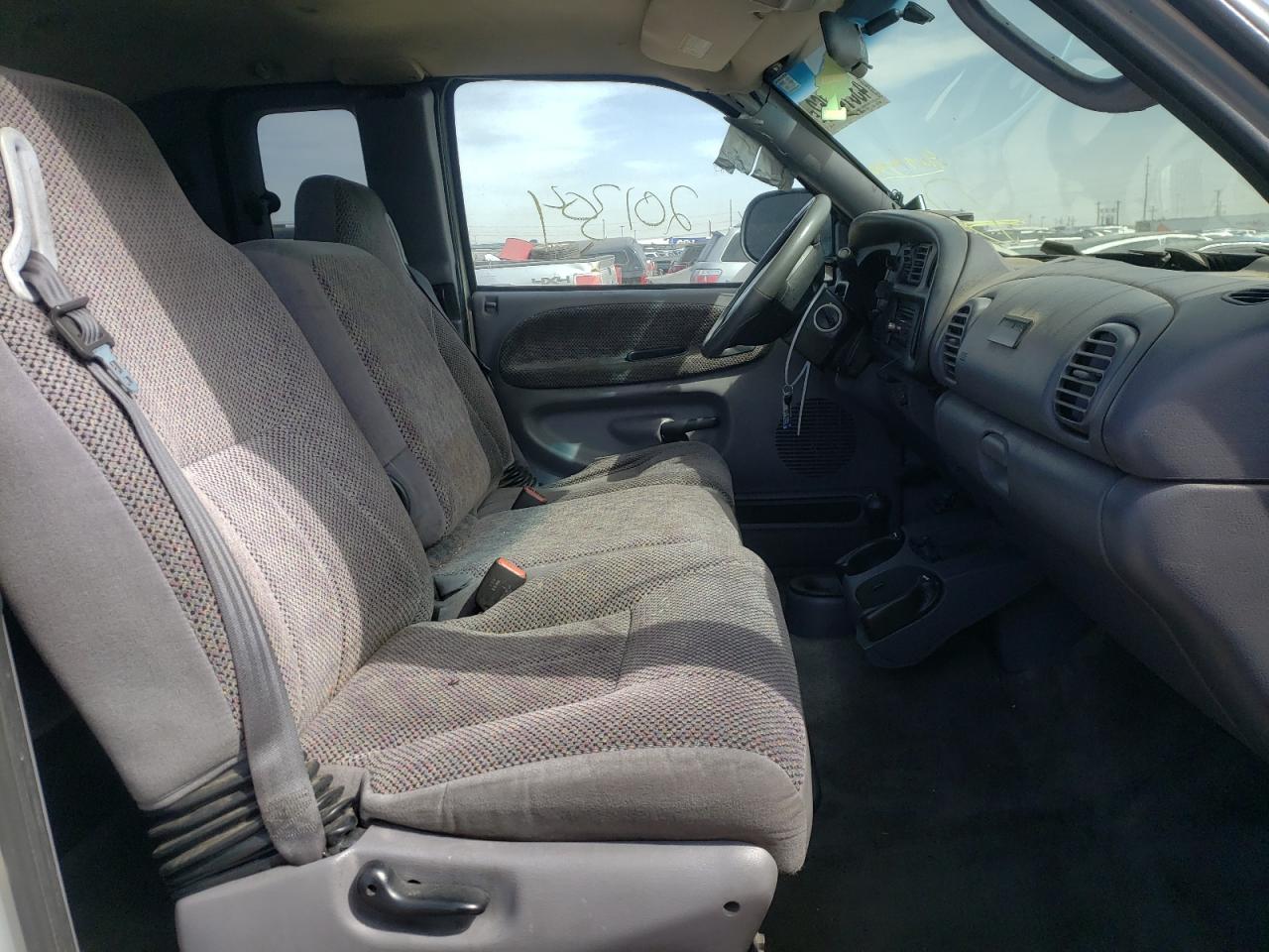 Photo 5 from auction – 2000 DODGE RAM 1500 with VIN 3B7HF13Z7YG110228