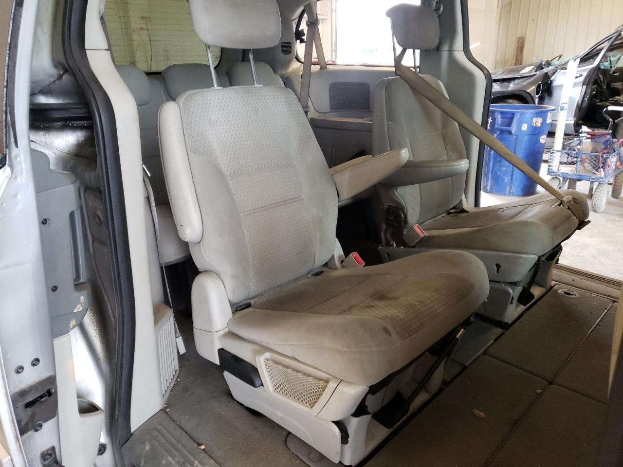 Photo 6 from auction – 2010 DODGE GRAND CARA with VIN 2D4RN4DE6AR439297