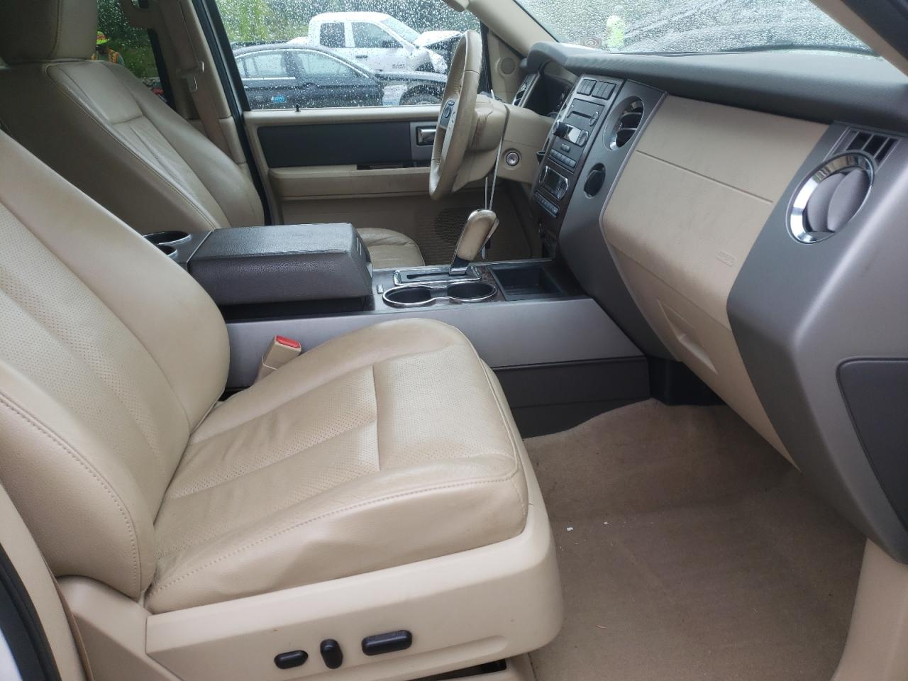Photo 5 from auction – 2011 FORD EXPEDITION with VIN 1FMJK1H50BEF18079
