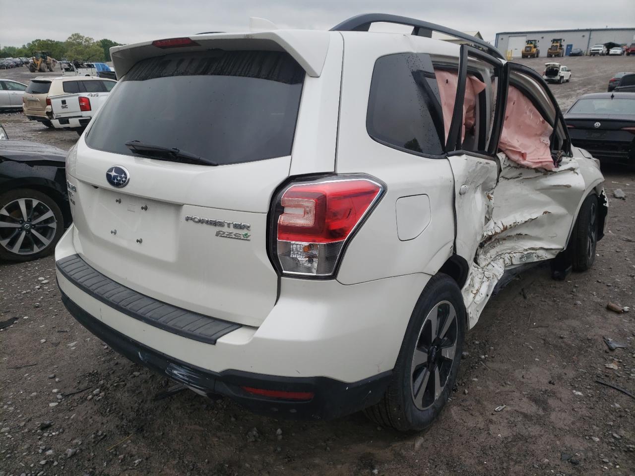 Photo 4 from auction – 2017 SUBARU FORESTER 2 with VIN JF2SJAEC3HH411891