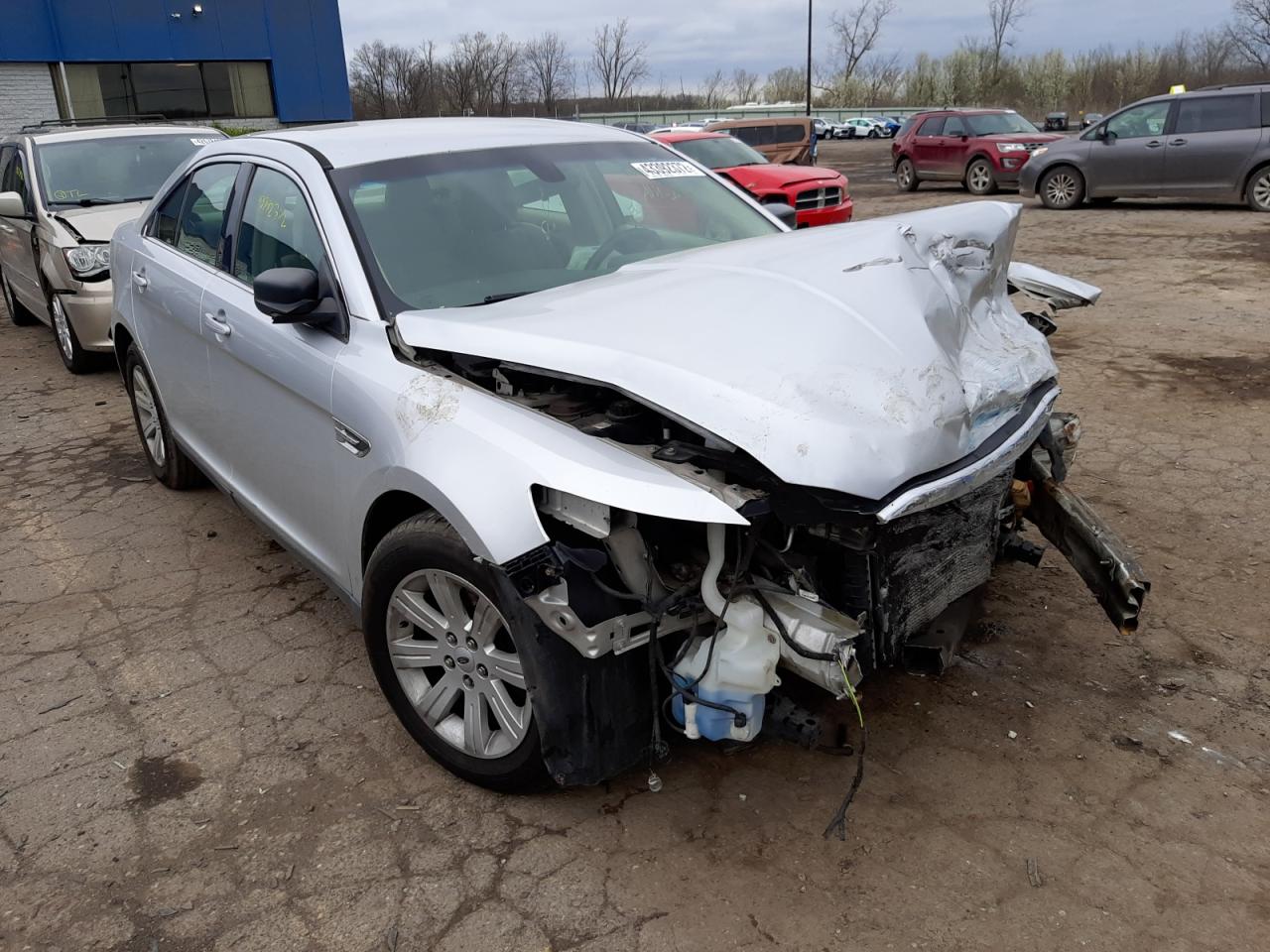 FORD TAURUS SE 2010 with VIN 1FAHP2DW7AG138187 - Photo from auction