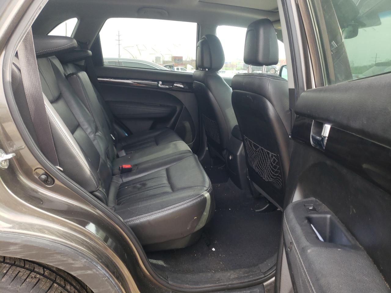Photo 6 from auction – 2012 KIA SORENTO with VIN 5XYKUDA2XCG300972