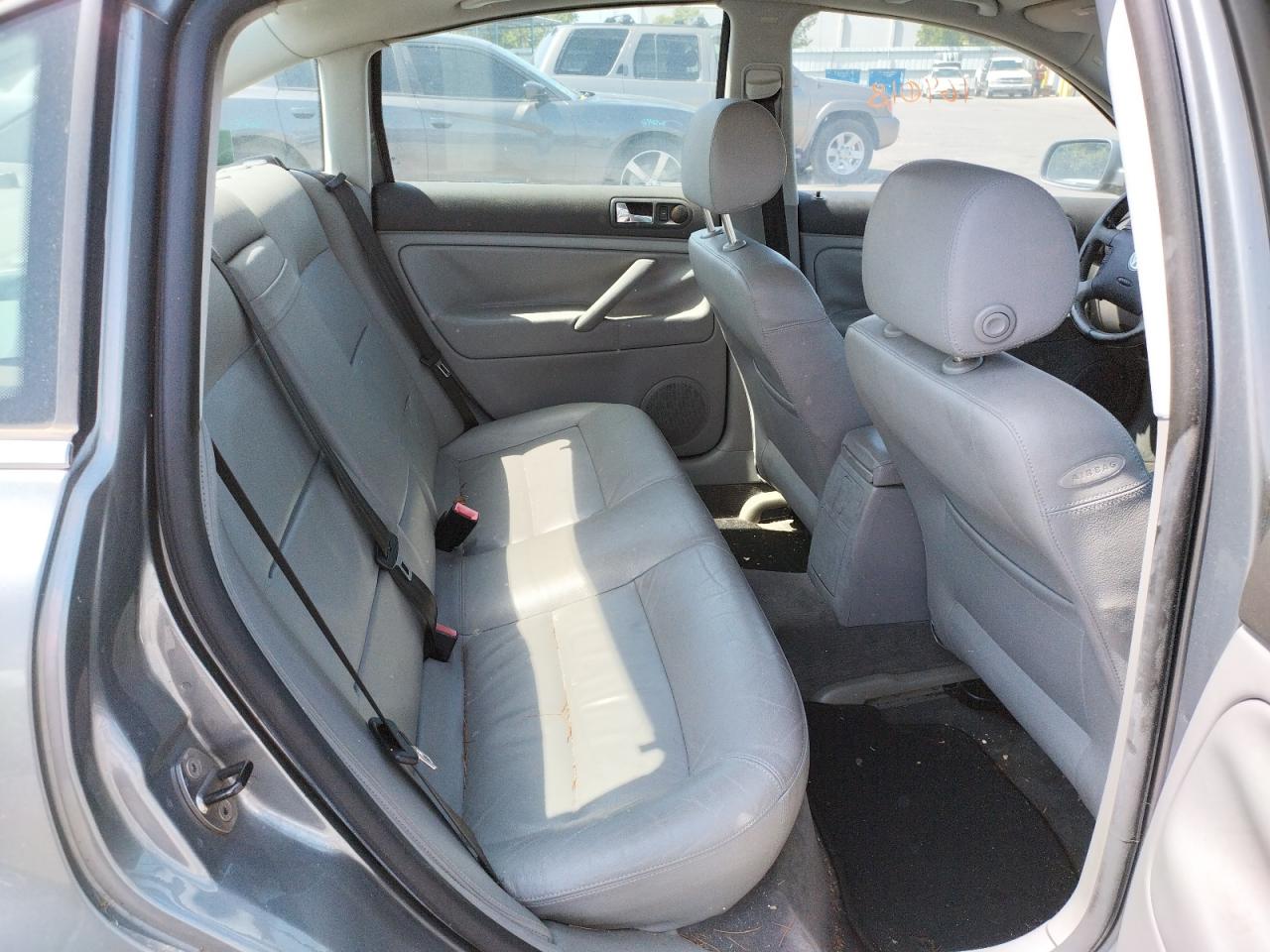 Photo 6 from auction – 2004 VOLKSWAGEN PASSAT GLS with VIN WVWPD63B04E030529