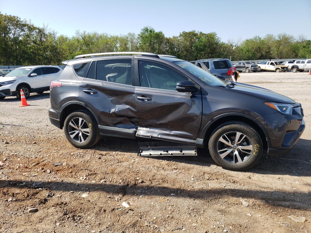 Photo 9 from auction – 2018 TOYOTA RAV4 ADVEN with VIN 2T3WFREV8JW428168