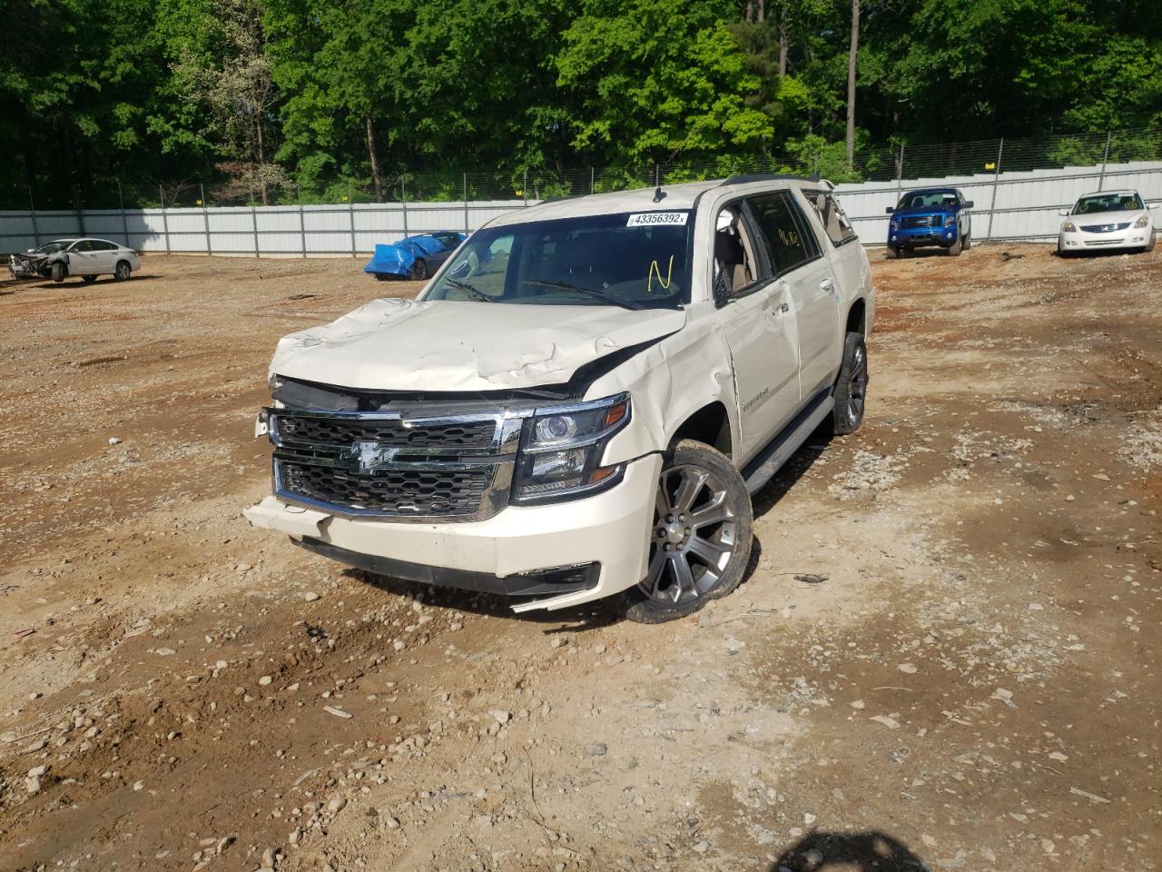 Photo 2 from auction – 2015 CHEVROLET SUBURBAN C with VIN 1GNSCJKC8FR286429