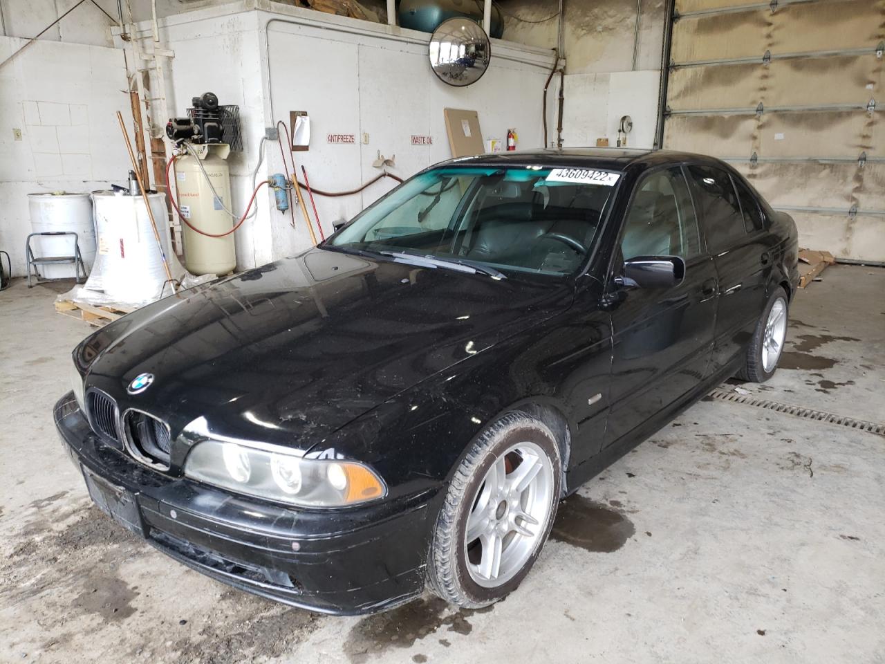 Photo 2 from auction – 2001 BMW 540 I AUTO with VIN WBADN63481GM73946