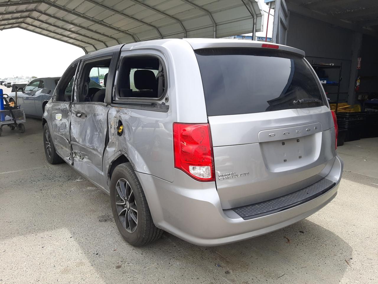 Photo 3 from auction – 2016 DODGE GRAND CARA with VIN 2C4RDGBG2GR347666