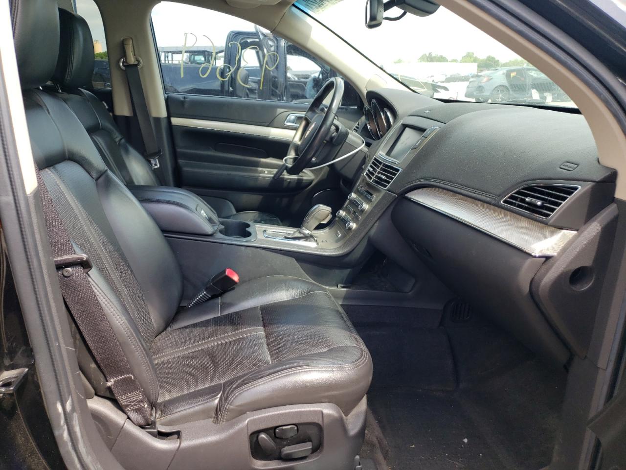 Photo 5 from auction – 2010 LINCOLN MKT with VIN 2LMHJ5AT0ABJ04476