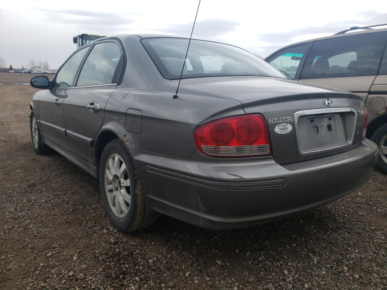 Photo 3 from auction – 2002 HYUNDAI SONATA GL with VIN KMHWF25H82A708038
