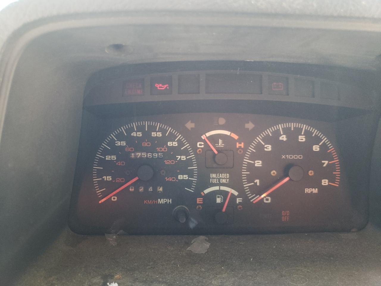 Photo 8 from auction – 1994 SUZUKI SIDEKICK J with VIN 2S3TE02V8R6413197