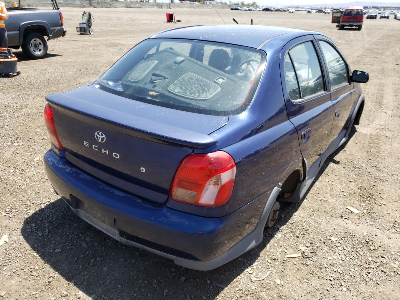 Photo 4 from auction – 2001 TOYOTA ECHO with VIN JTDBT123710143302