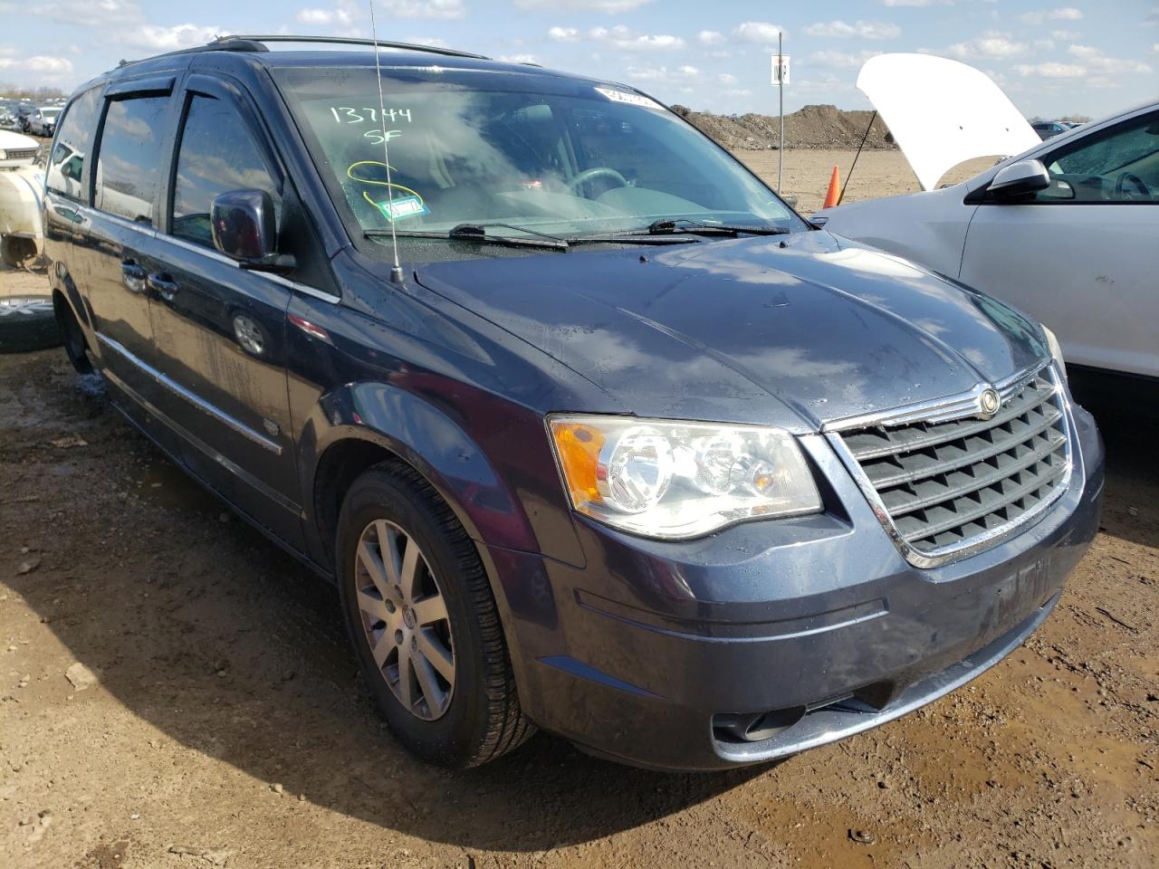 CHRYSLER TOWN & COU 2009 with VIN 2A8HR54189R670707 - Photo from auction
