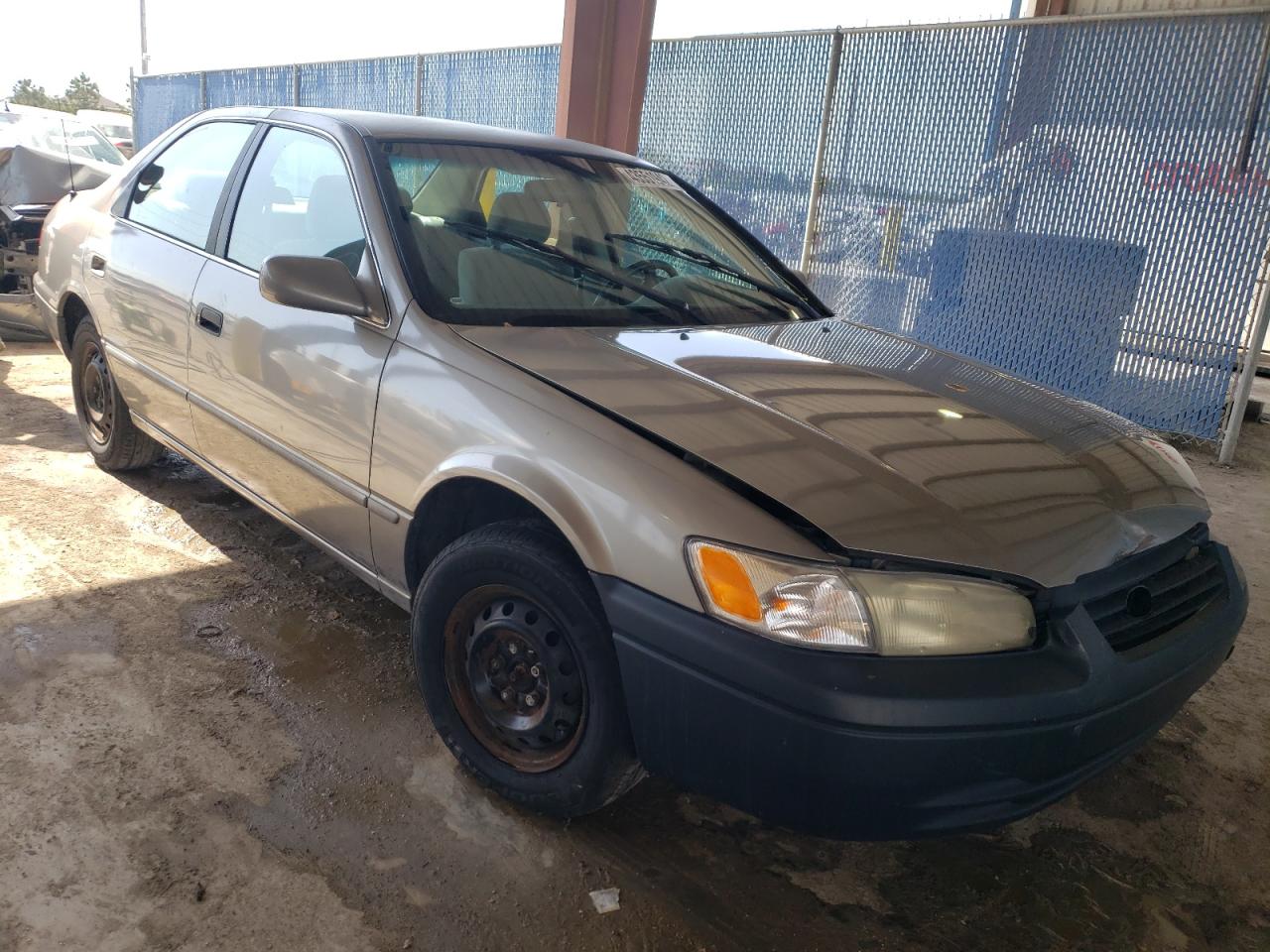 Photo 1 from auction – 1998 TOYOTA CAMRY CE with VIN 4T1BG22K2WU355831