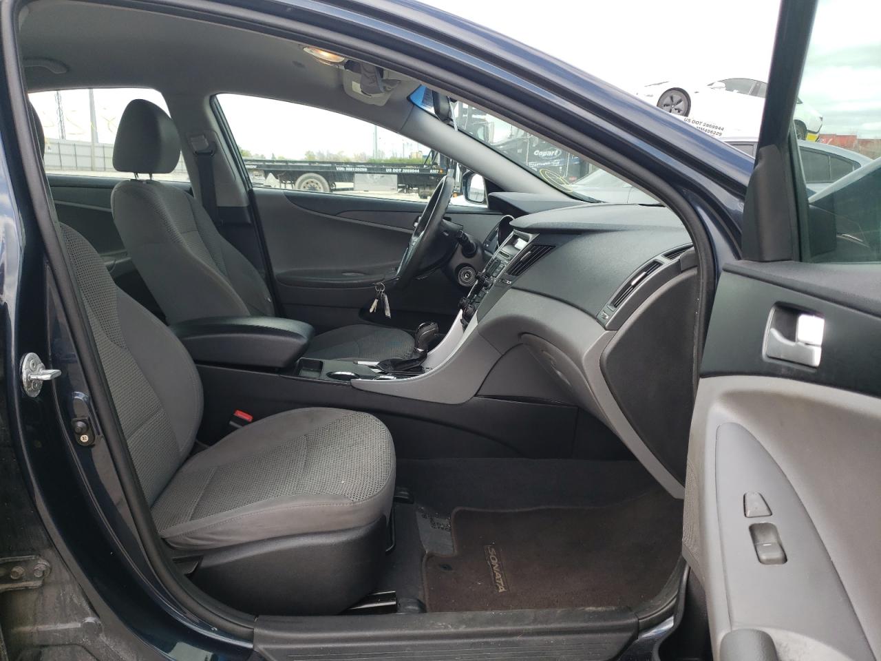 Photo 5 from auction – 2011 HYUNDAI SONATA GLS with VIN 5NPEB4AC9BH258488