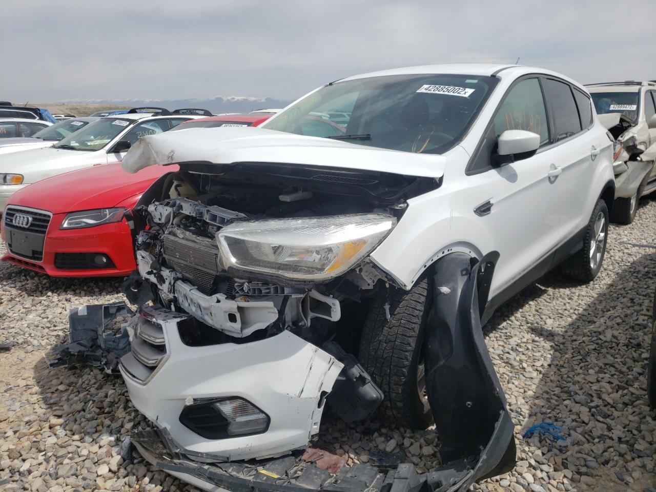 Photo 2 from auction – 2017 FORD ESCAPE SE with VIN 1FMCU9GD5HUE39323