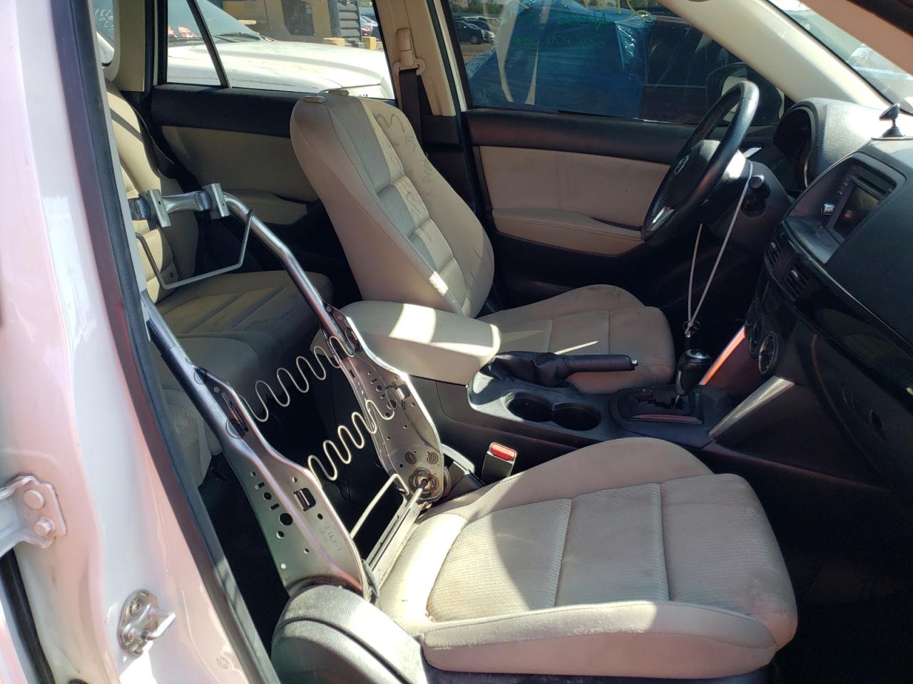 Photo 9 from auction – 2014 MAZDA CX-5 TOURI with VIN JM3KE4CY1E0329176