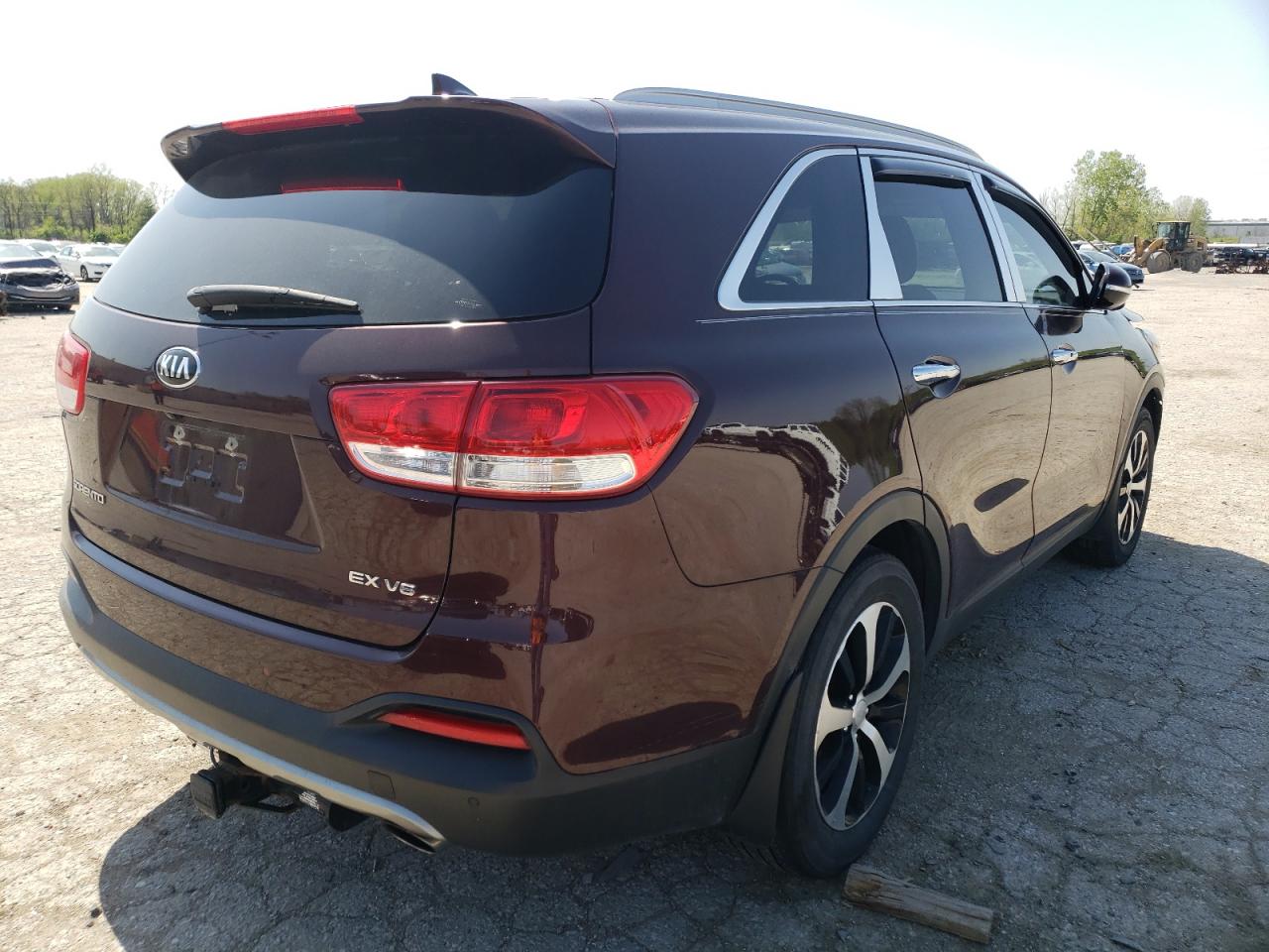 Photo 4 from auction – 2016 KIA SORENTO EX with VIN 5XYPH4A59GG129108
