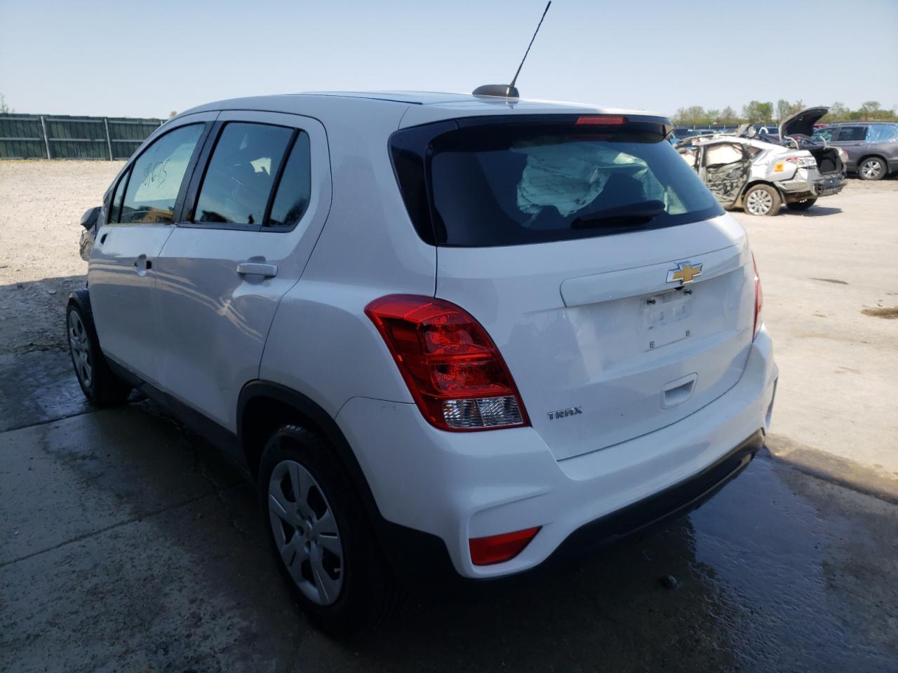 Photo 3 from auction – 2018 CHEVROLET TRAX LS with VIN 3GNCJKSB5JL239432
