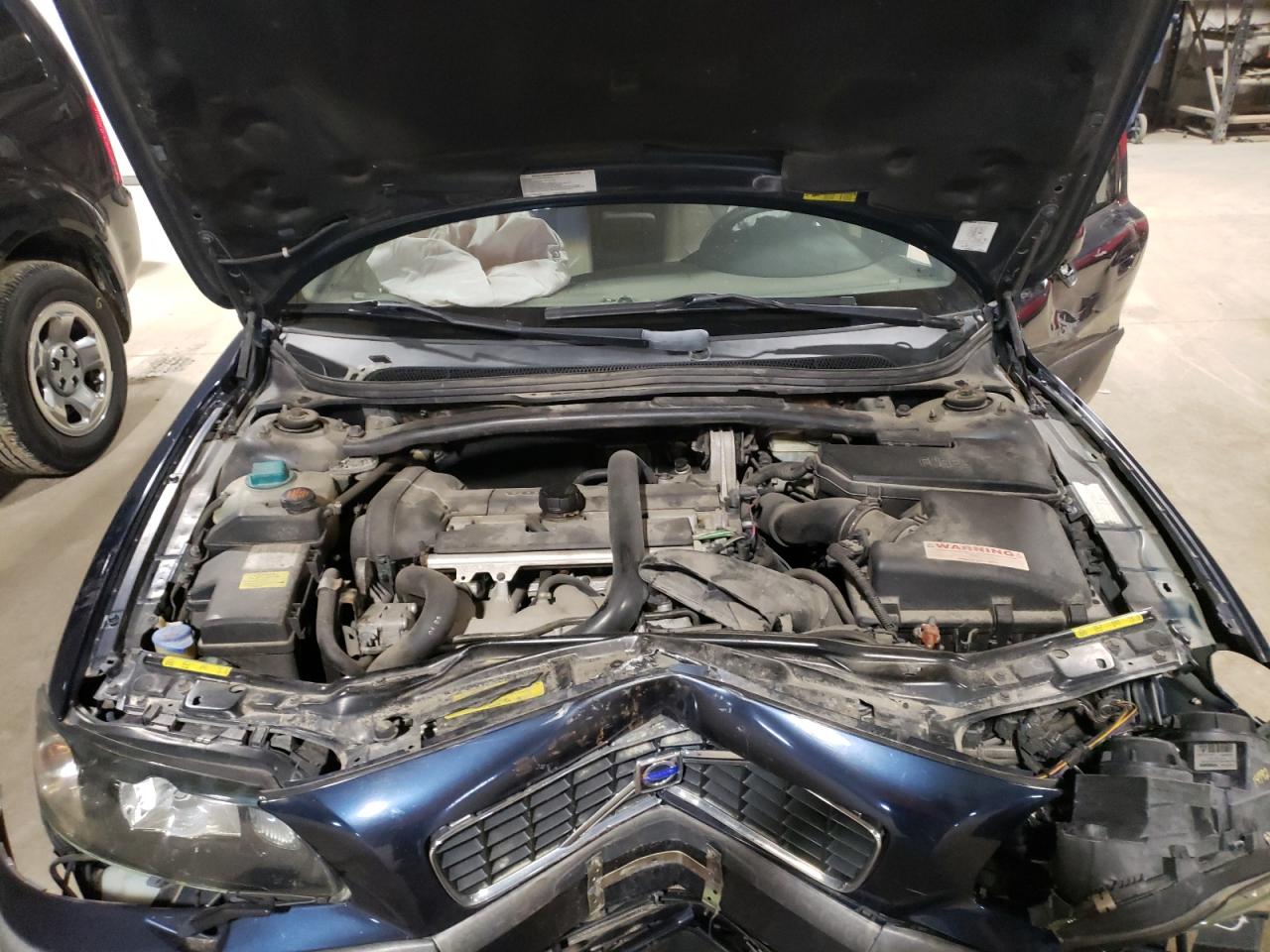 Photo 7 from auction – 2004 VOLVO S60 2.5T with VIN YV1RS59V042341416