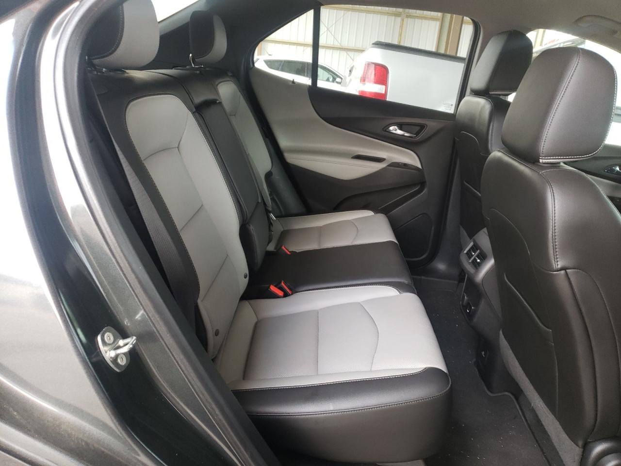 Photo 6 from auction – 2018 CHEVROLET EQUINOX PR with VIN 2GNAXMEV8J6205769