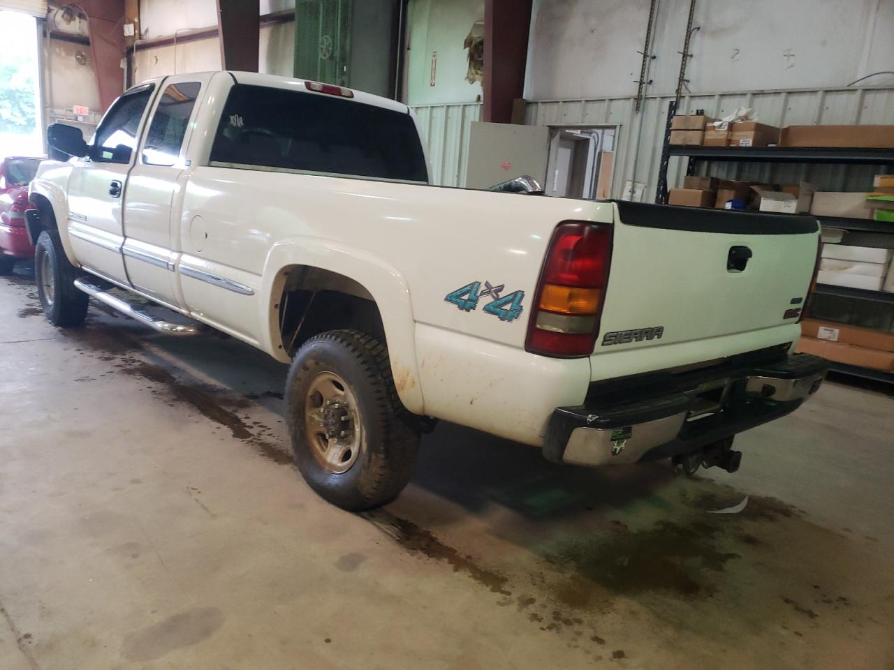 Photo 3 from auction – 2002 GMC SIERRA K25 with VIN 1GTHK29U22E165455