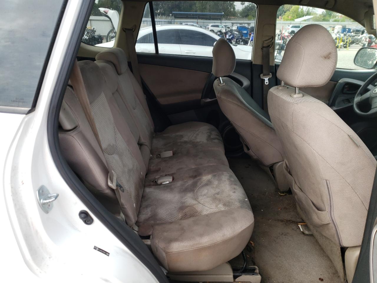 Photo 6 from auction – 2007 TOYOTA RAV4 with VIN JTMZK33V076008682