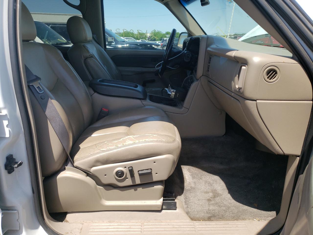Photo 5 from auction – 2003 CHEVROLET AVALANCHE with VIN 3GNEK13T03G226297