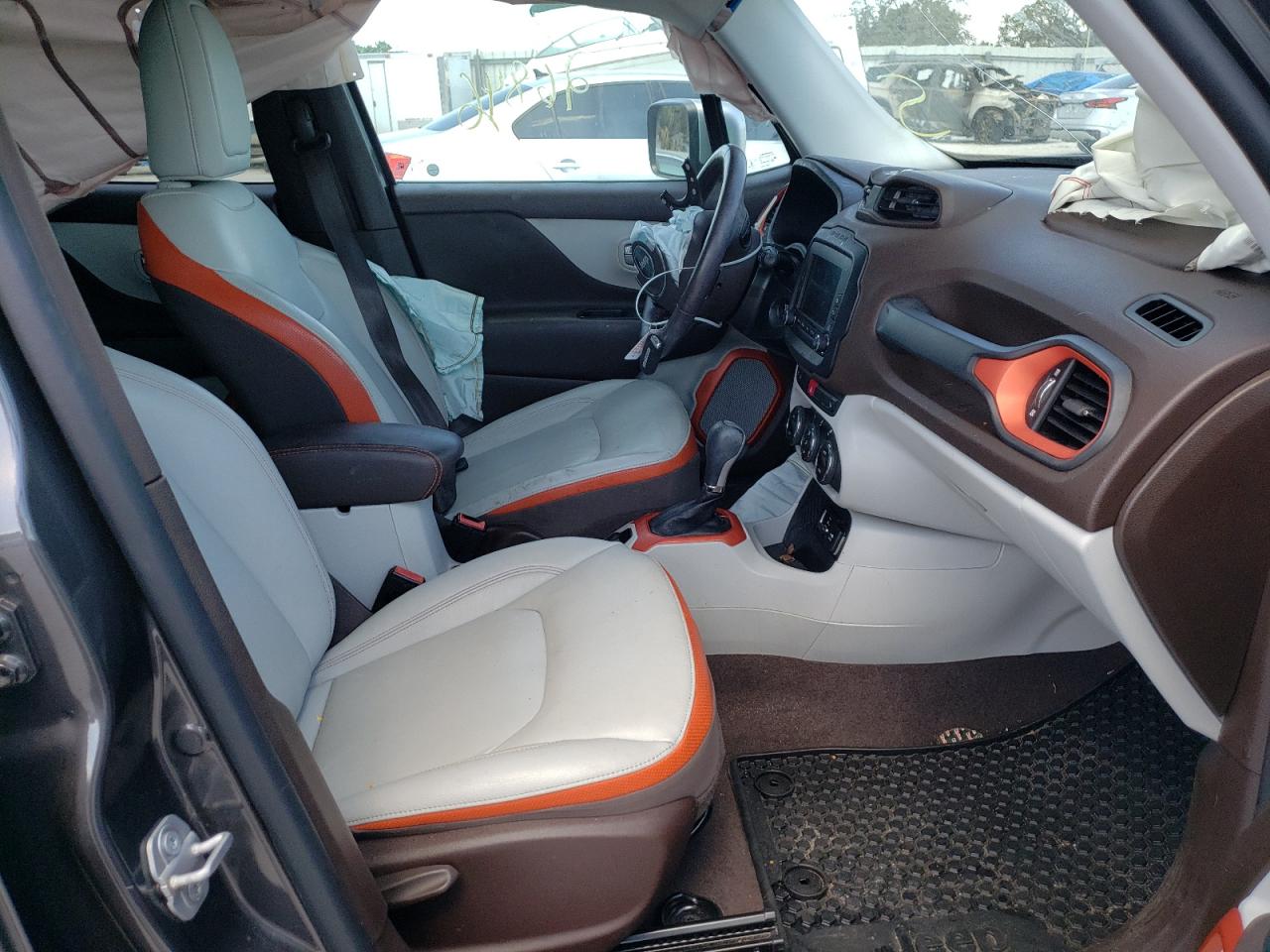 Photo 5 from auction – 2017 JEEP RENEGADE L with VIN ZACCJADB1HPE90806