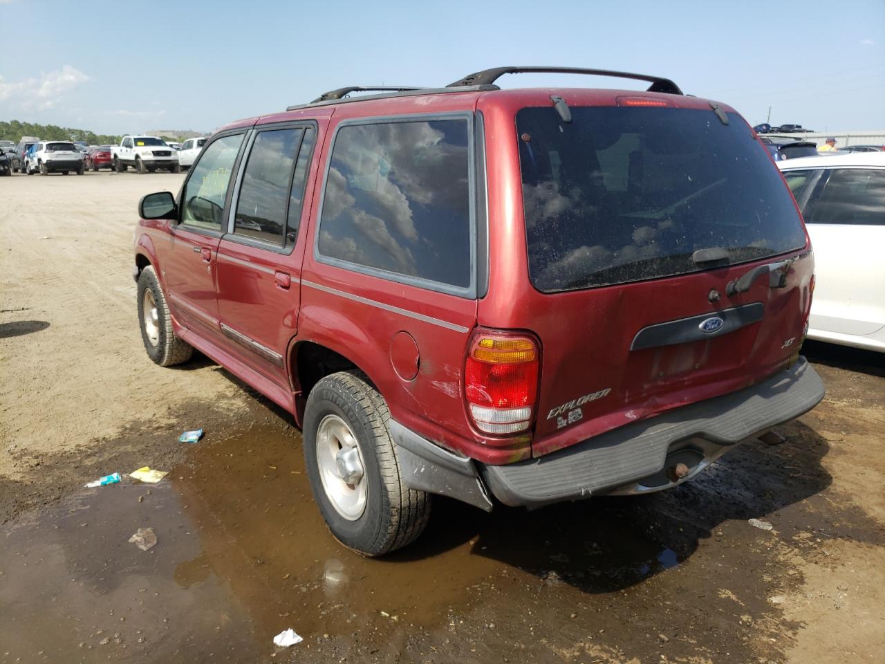 Photo 3 from auction – 1998 FORD EXPLORER with VIN 1FMZU32P4WUA35712