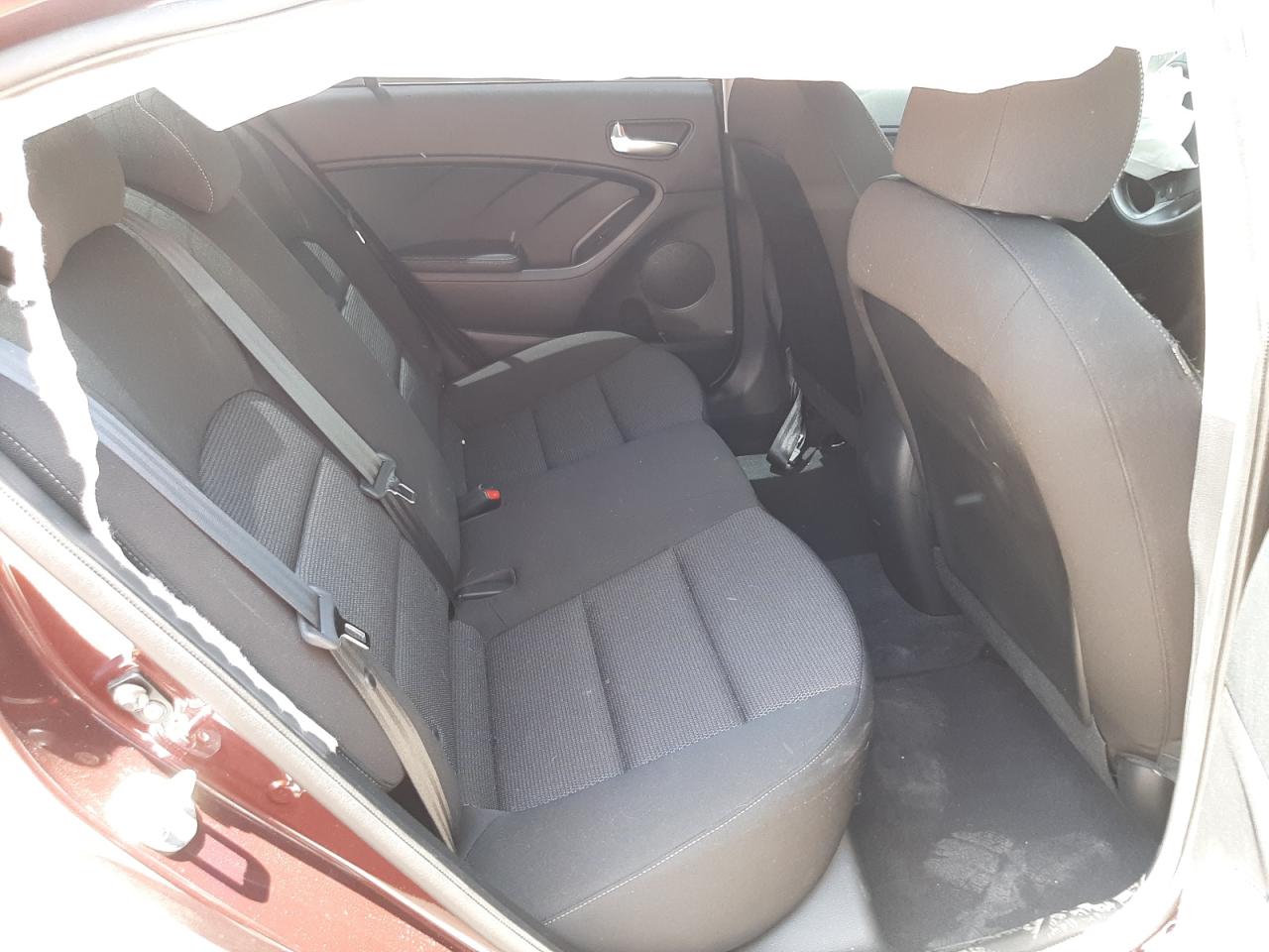 Photo 6 from auction – 2017 KIA FORTE LX with VIN 3KPFK4A76HE018383